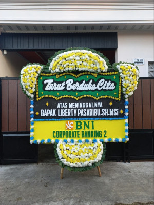 Papan Bunga Duka di Tarik